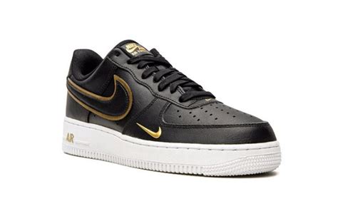 nike air force zwart goud dames|Nike Air Force 1 sneakers.